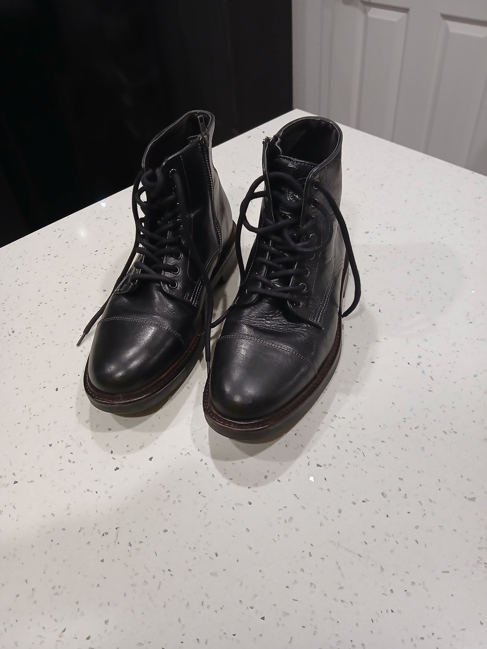 Johnston & Murphy Collection
Latham Cap Toe Boots
Sz 9 M